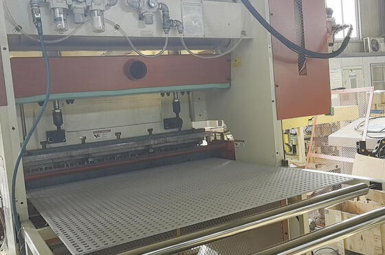 Good price High Speed Hydraulic Punching Machine with 160 KG Punching Pressure for Customizable Hole Shapes in Panels online